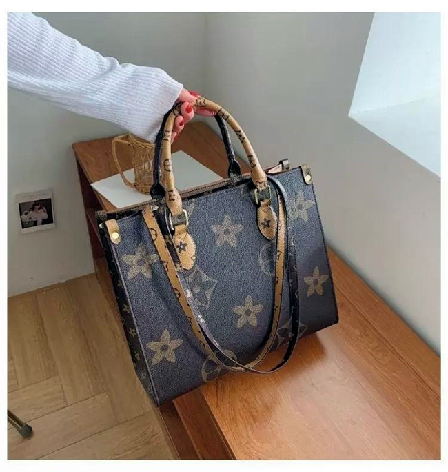 

Sports gym shoulder bag Shopping bags Travel Messenger Tote Ladies Coin Wallet Bag Multi funcito, White