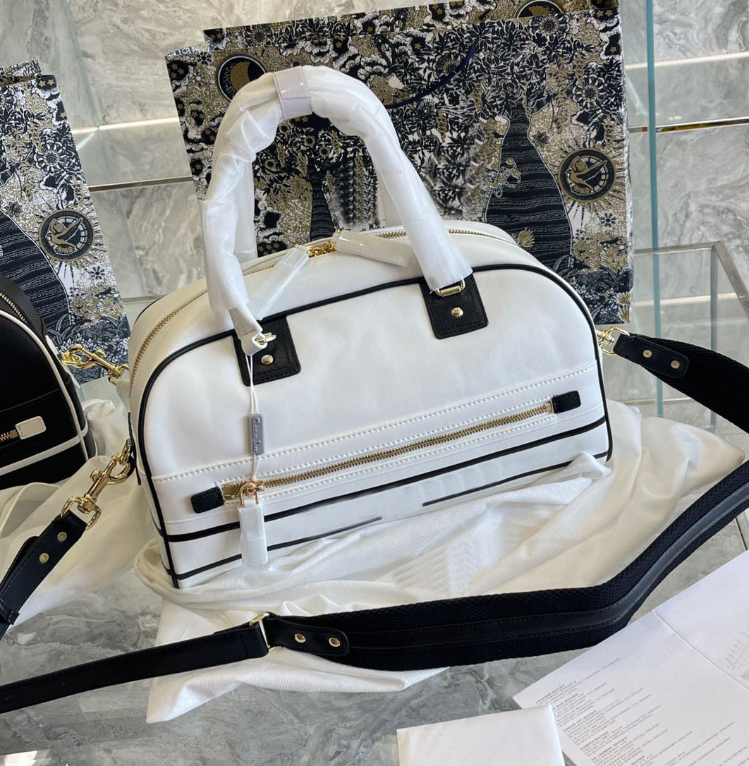Luxury Designer Bag Shoulder Handbags d Quality High Fashion Women Wallets Clutch Totes Crossbody Cowhide Shopping Travel Bowling Bags