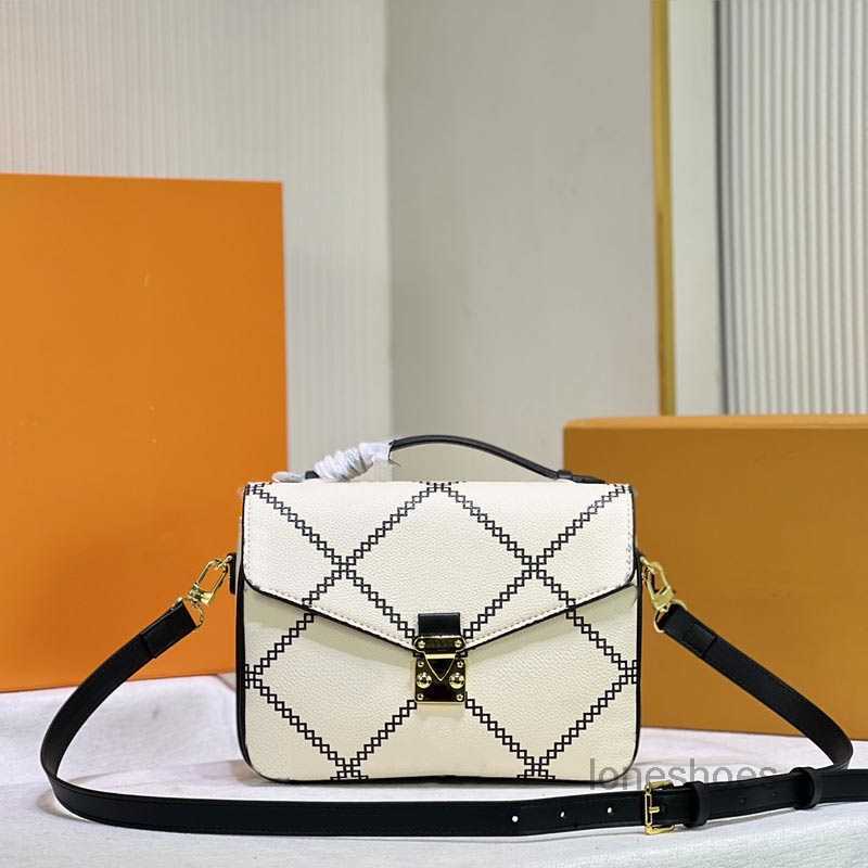 

Evening Bags Women Handbags Crossbody Bag Envelope Shoulder Bags Embossed Leather Quilting Design Top Handle Removable Shoulder StrapMulti