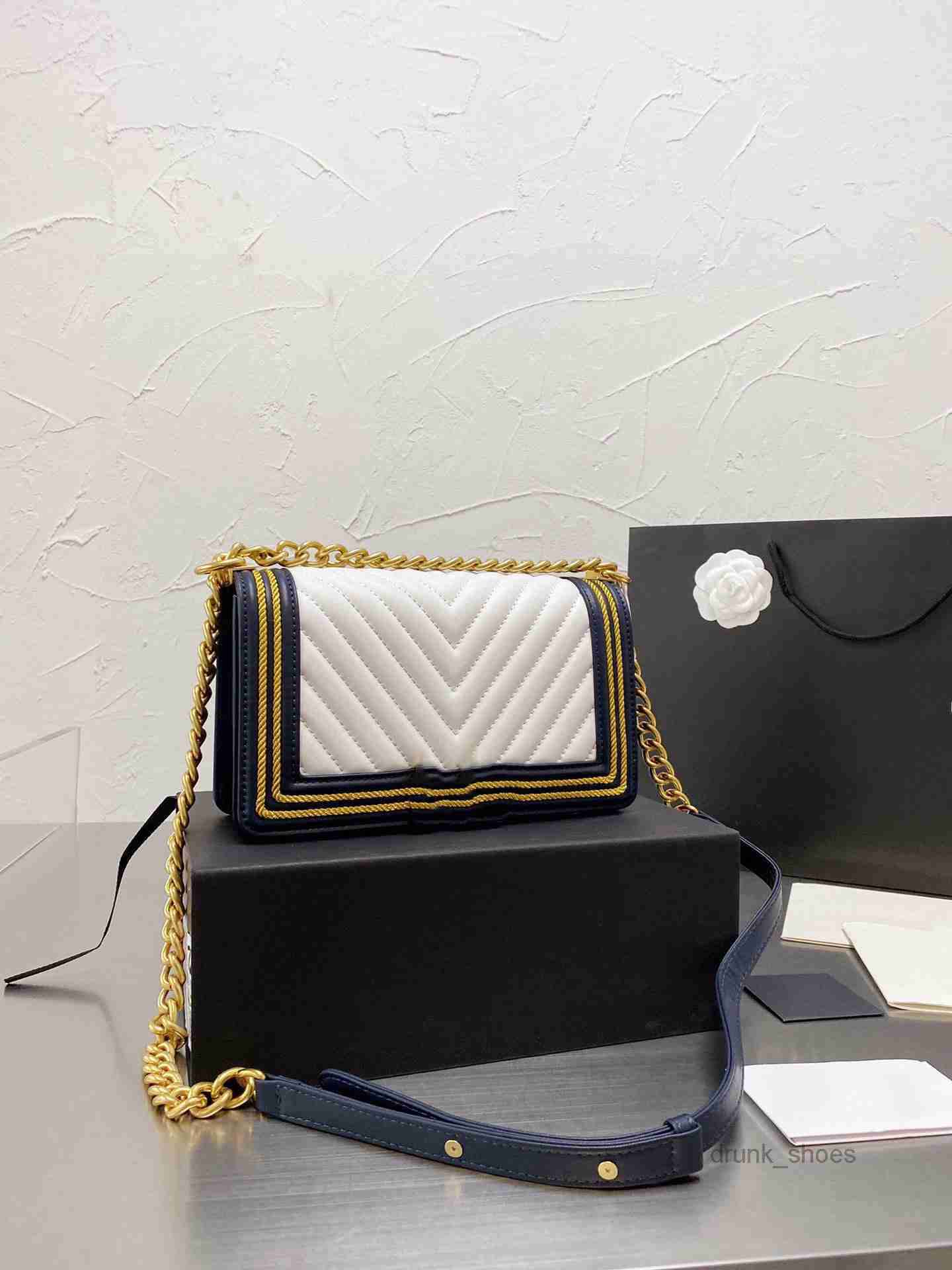 

Evening Bags Spring and Autumn Women's Bags Luxury Designer Bags One Shoulder Portable Crossbody Chain Splicing Color Black White Versatile Large Capacity