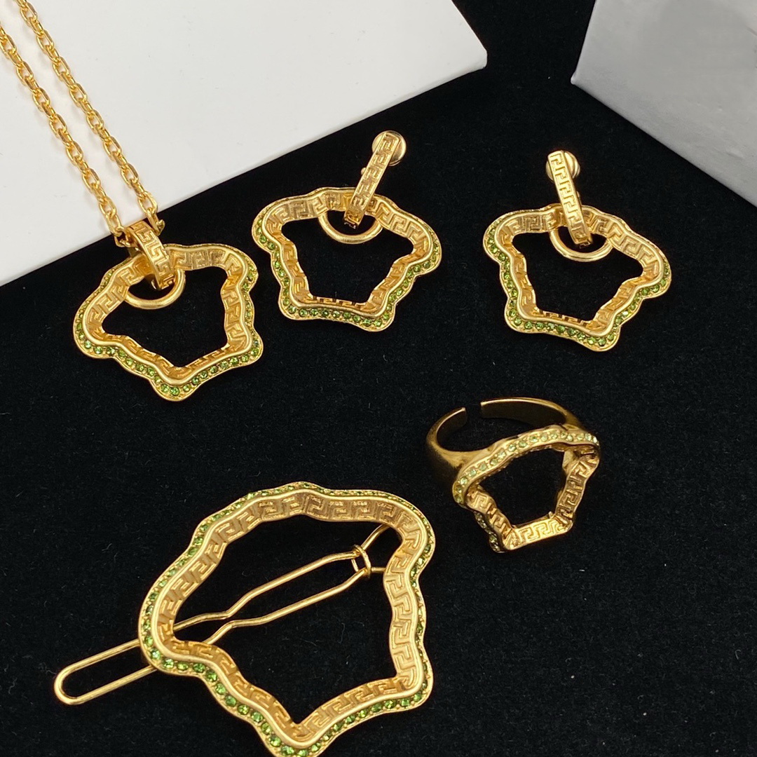 

Luxurious Designer Diamonds Necklace brooch Earring Ring Banshee Medusa Head Pattern 18K Gold Plated Birthday Festive Party Gifts Jewelry Sets MS9 --05, Golden