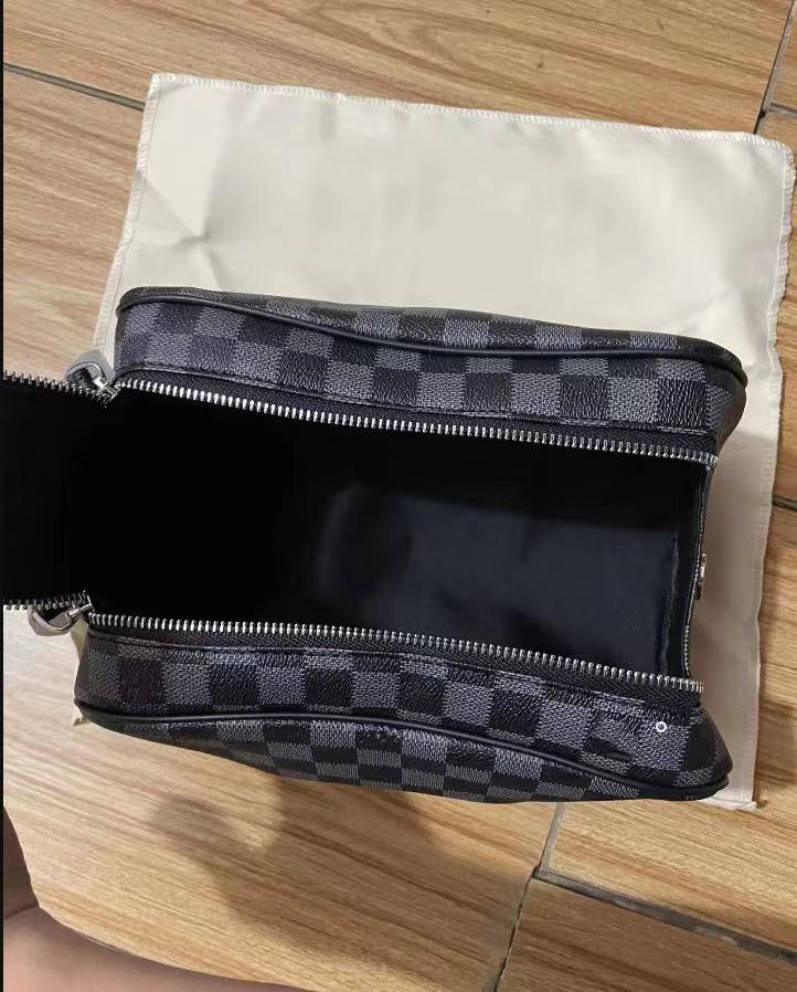 

Double zipper men travelling toilet bag designer women wash large capacity cosmetic bags toiletry Pouch makeup bags, Brown