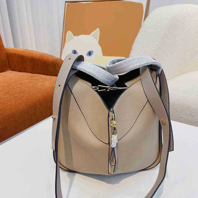 

Shoulder Bag Geometric Handbag Designer Leather Crossbody Women Fashion Elegant Top Quality Handbags Ladies Wallets 220922 IP3T, Lobag black