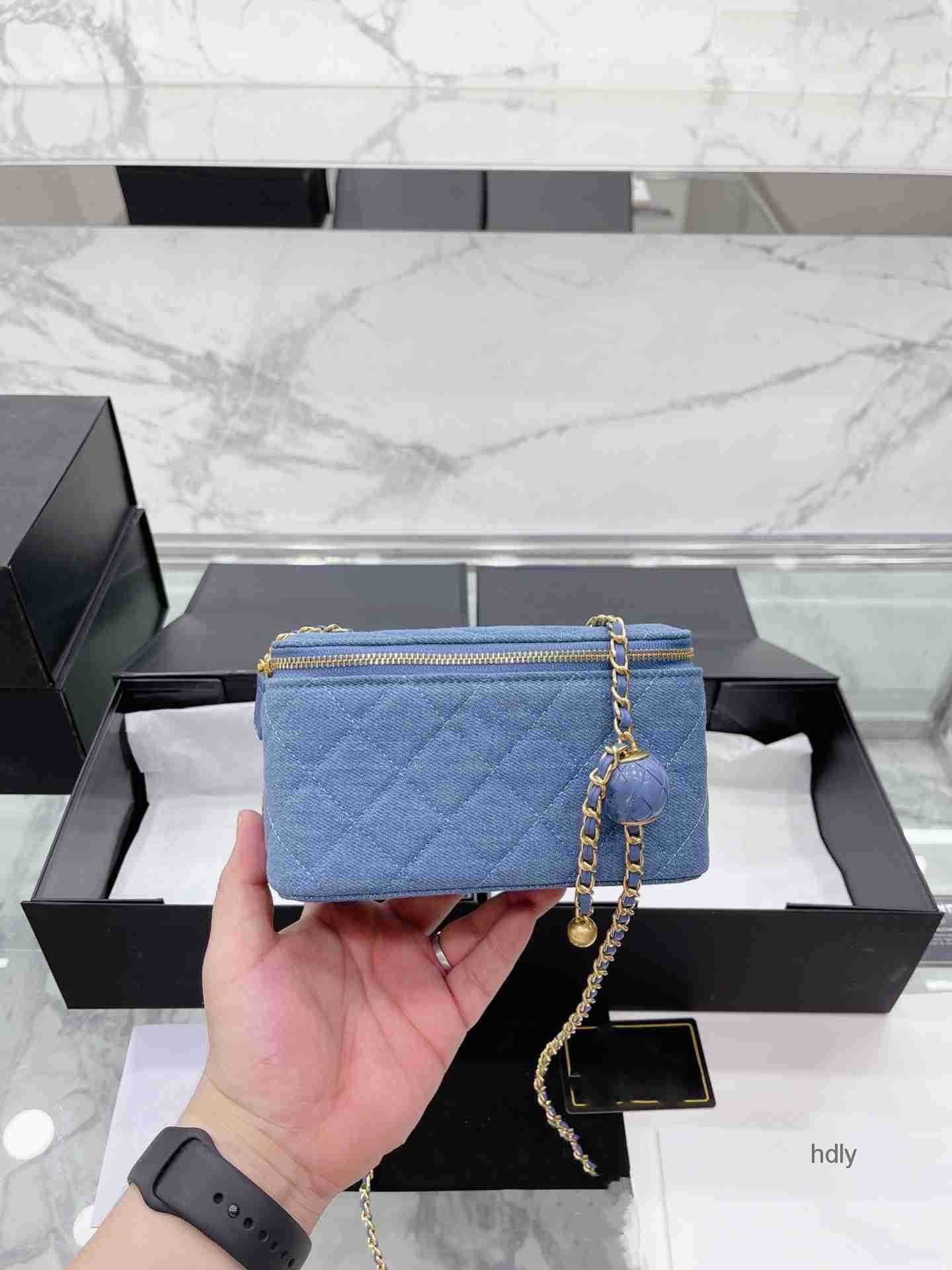 

Evening Bags Summer and Autumn Ladies Shoulder Bag Designer Bag Crossbody Portable Chain Blue Denim Style Fashion Trend Matching Large