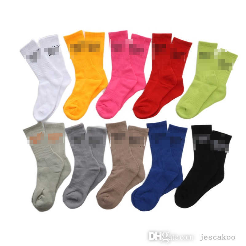

Men Women Active Cotton Socks Unisex Autumn Fashion High Street Graffiti Letters Printed Medium Tube Hosiery, Yellow