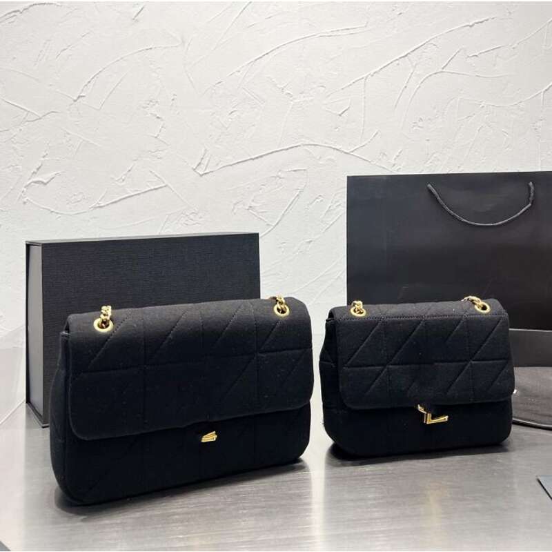 

Evening Bags Classic Women Envelope Bag Felt Crossbody Bags Underarm Gold Chains Shoulder Bag Flip Handbags Lady Handbag Purse Fashion Lett