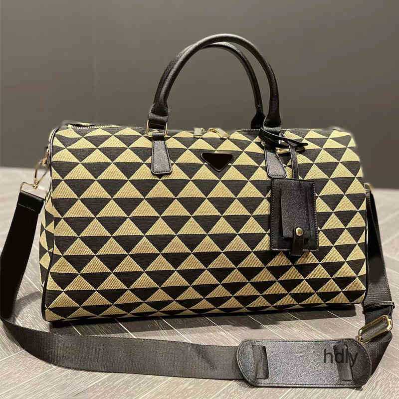 

Evening Bags Triangle print Travel Bag Duffle Bag Women Men Designer Travel Luggage boarding bag Ladies Classic Large Capacity shopping Handbag, Black
