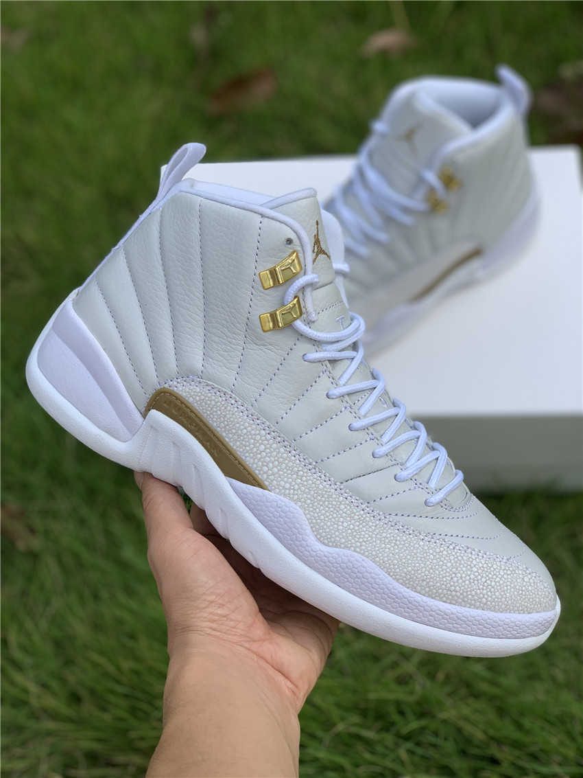 

Golf shoe 12 OVO White 12s White/Metallic Gold-White Mens Basketball shoes Mans Trainers Retro Sports Sneakers With Box