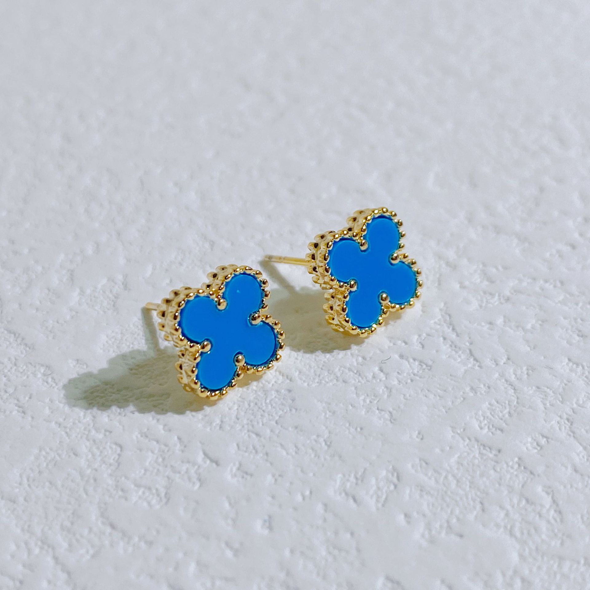simple classic clover designer stud earrings for women with shining crystal 18K gold blue shell elegant OL fashion ear rings earings jewelry