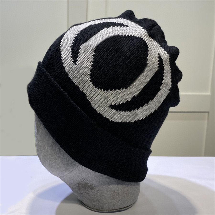Classic Designer Beanie Hats Men And Women Fashion Universal Knitted Cap Autumn Winter Hot Style Wool Outdoor Warm Skull Caps