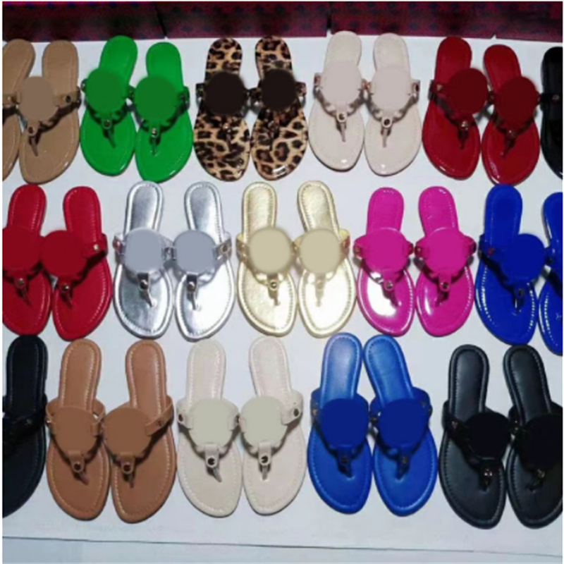 

Sandals 2022 Branded Women's Designer Sandals Cutout Flats Low Heel Fashion Luxury Tories Slippers Rubber Summer T Flip-Flops Outdoor Beach Pool Slippers v5N0#