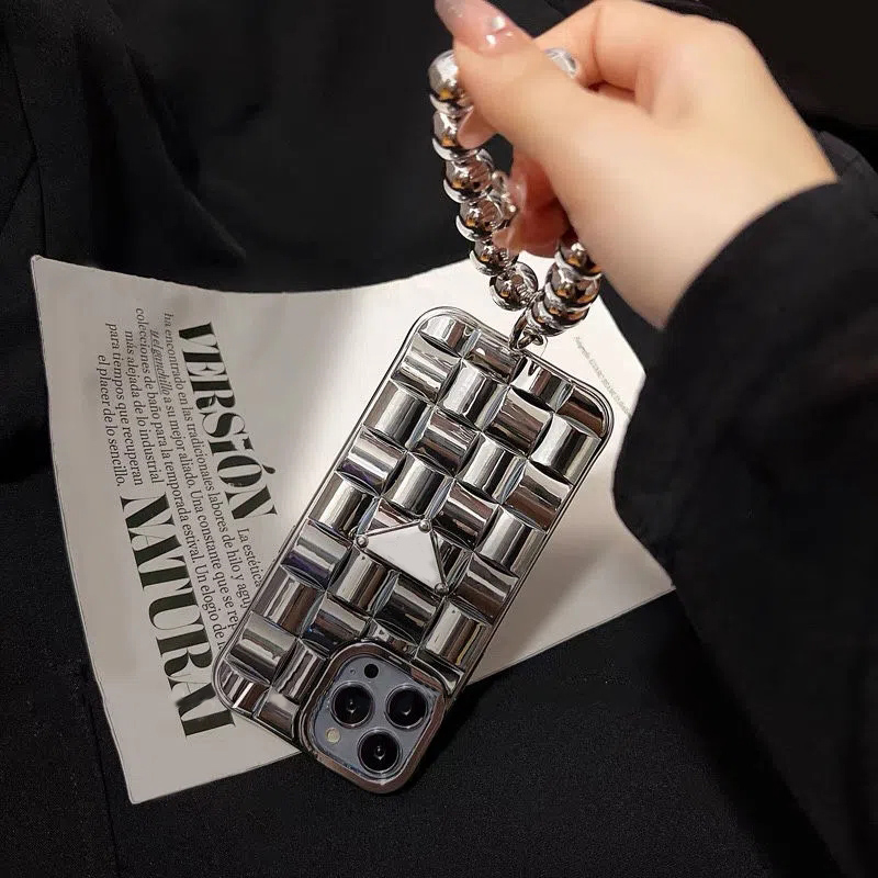 

Luxury Designer Phone Cases For Iphone 14 13Promax 11Promax 8 7 Plus Xr Xxs Silver Woven Pattern Soft Shell Cover Shell Letter P 22092705, Bracelet