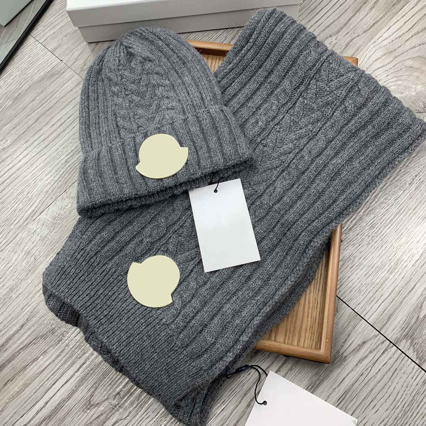 

Classic Wool Beanies Scarves Suit Unisex Cashmere Scarf Thick Warm Knitted Skull Caps Couple Designer Knit Hats Caps Set
