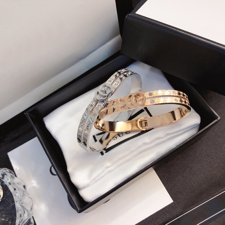 

Designer Bracelet Bangle Charm bracelet Luxury Bracelets Women Letter Jewelry Plated Stainless steel 18K Gold Wristband Cuff Fashion Party Accessories