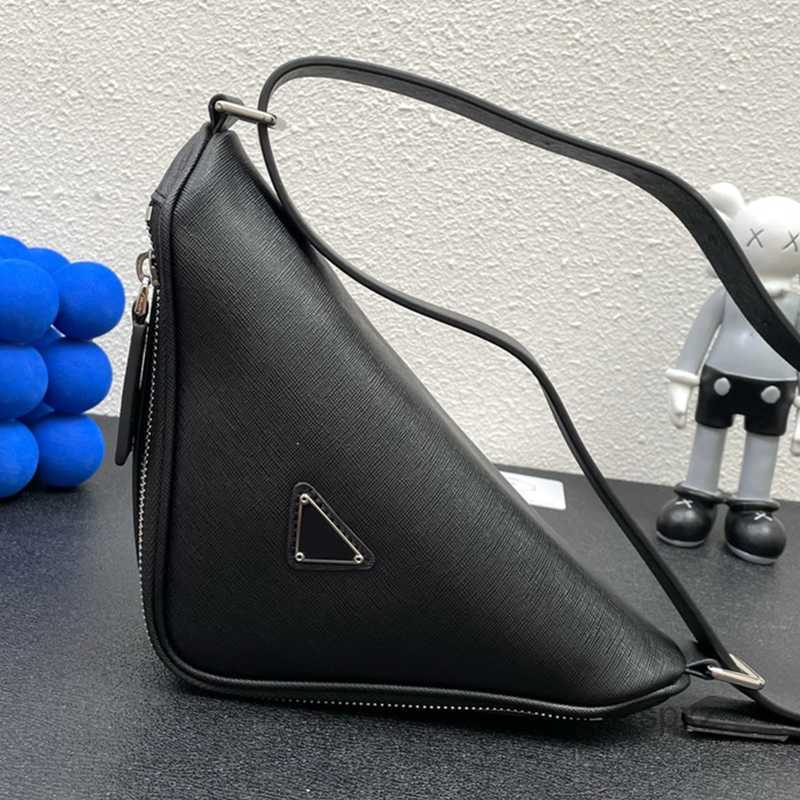 

Evening Bags Triangular Axillary Bag Handbag Shoulder Cross Body Bags Women Purse Large Capacity Zipper Closure Adjustable Shoulder Strap Cell Phone Pocket