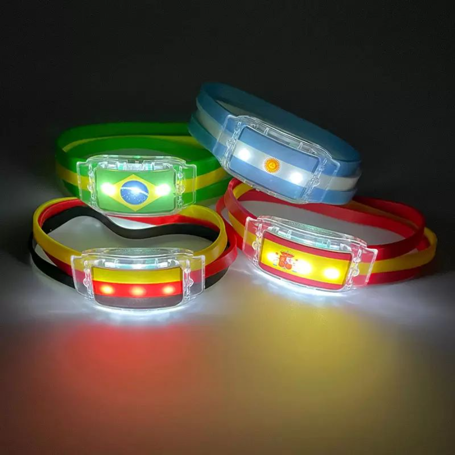 

2022 Qatar World Cup PARTY National Flag LED Bracelet Glow Watch Brazil USA Spain Football Team Cheer Props Party Decoration Supplies P0927