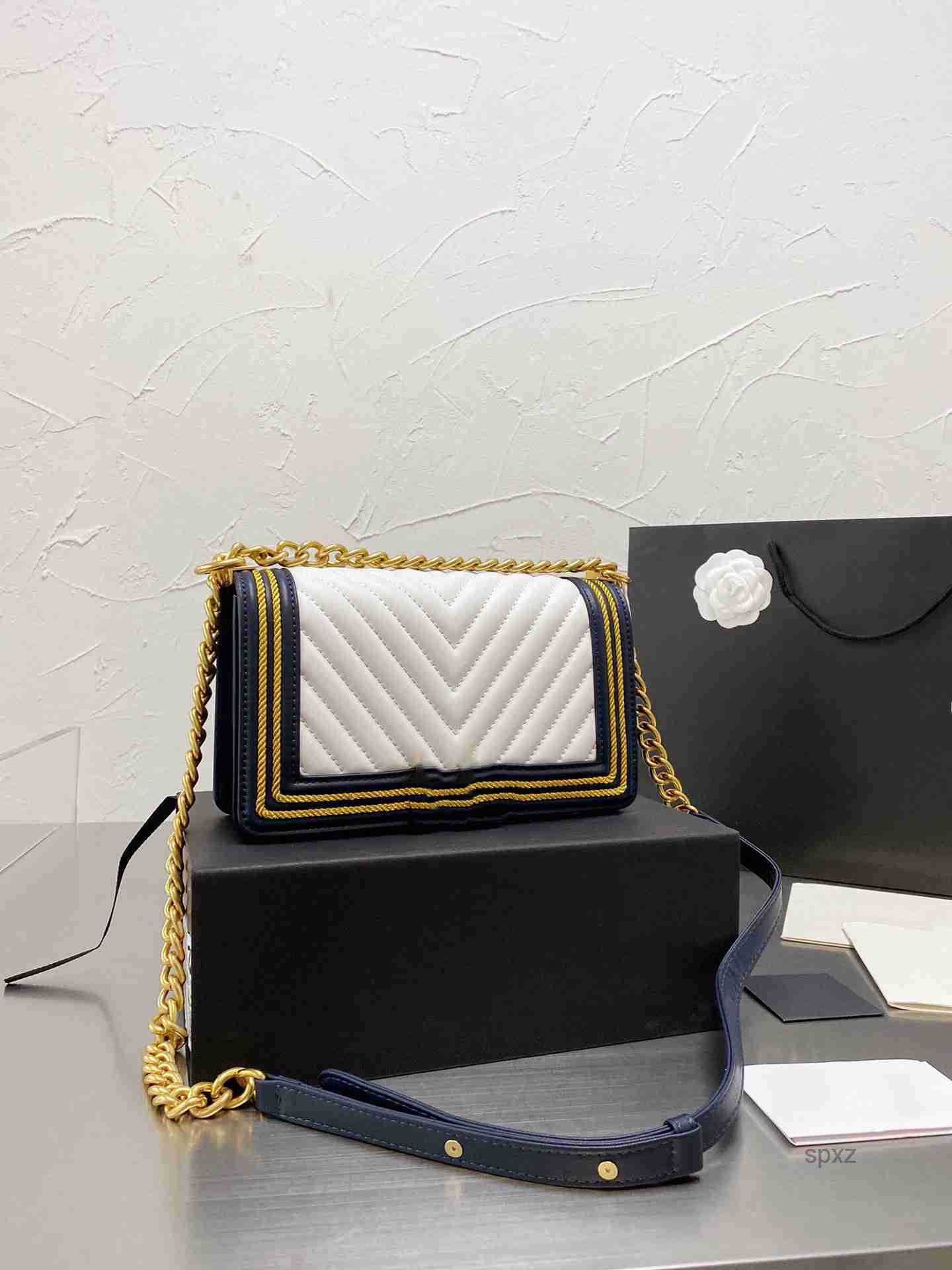 

Evening Bags 2022 Spring and Autumn Women's Bags Luxury Designer Bags One Shoulder Portable Crossbody Chain Splicing Color Black White Versatile Large Capacity