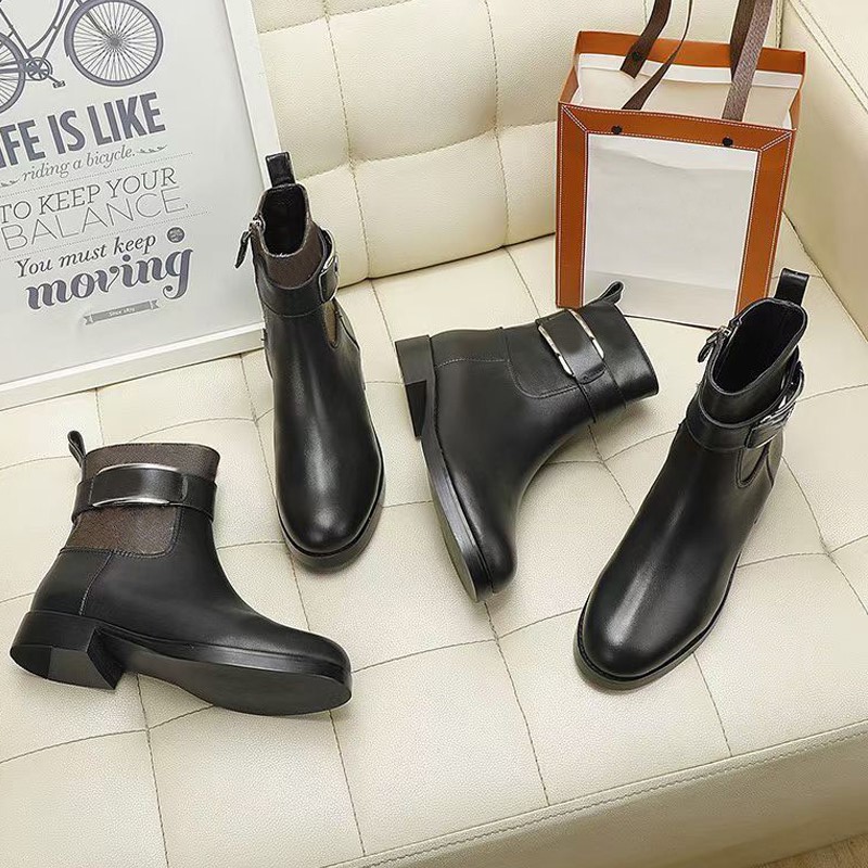 

Autumn winter Martin boots woman Flat Travel lace-up sneaker 100% leather lady letter ankle boot Soft cowhide women Belt buckle designer shoes Large size 35-42 With box, Extra shoebox