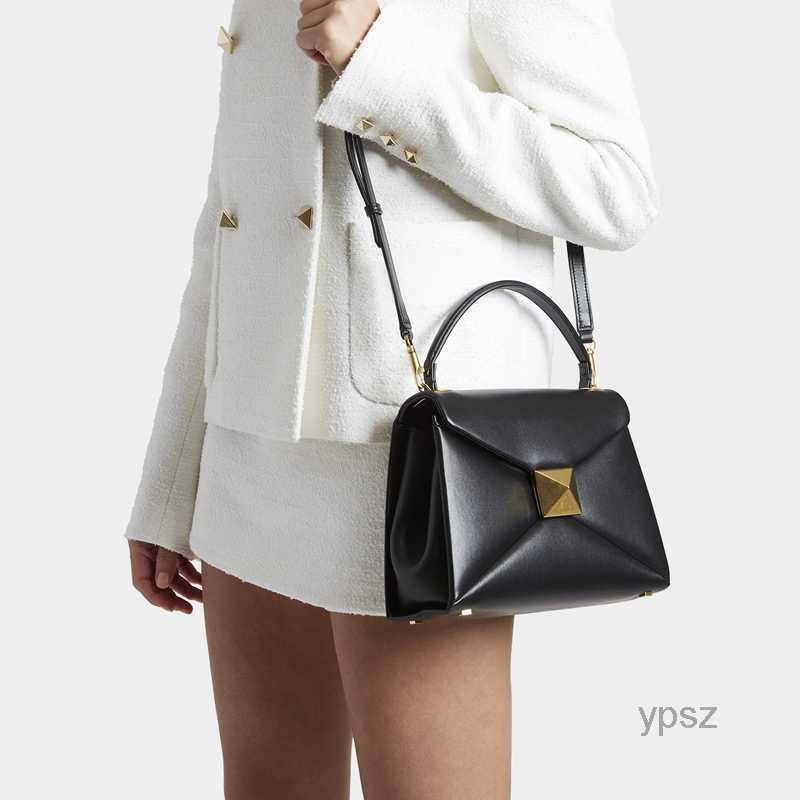 

Evening Bags Plain Square Tote Bag Shopping Handbags Purse Women Genuine Leather Metal Rivet Decorate Shoulder Crossbody Bags High Quality, 37x27x13cm