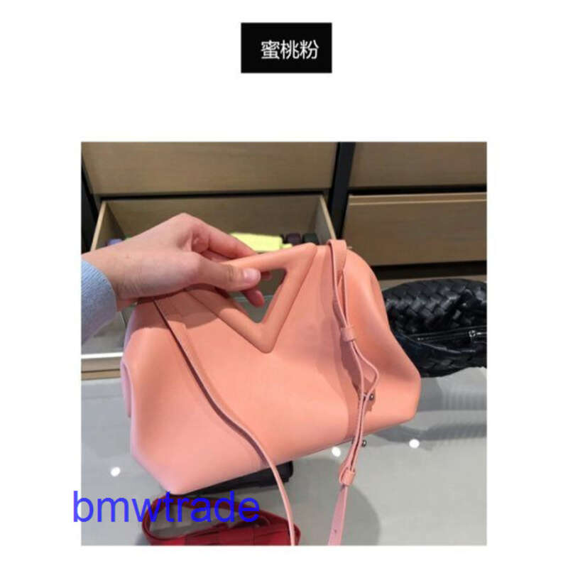 

Bottegas Bag Point Bags Bottegas Handbags Venetas Price Triangle Handbag Crossbody with the Red Valley Beauty Bag 2023 New Chun, Black large size