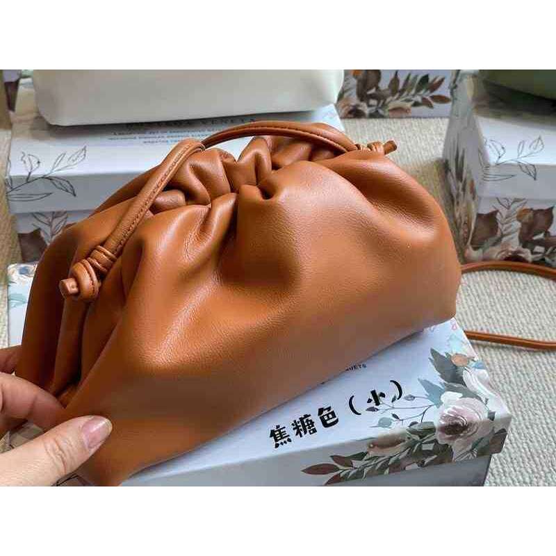 

Handbags Designer bag Cloud Women's Genuine Leather Underarm Net Red One Shoulder Slanting Cow Leather Bag, Black small 21 x 15