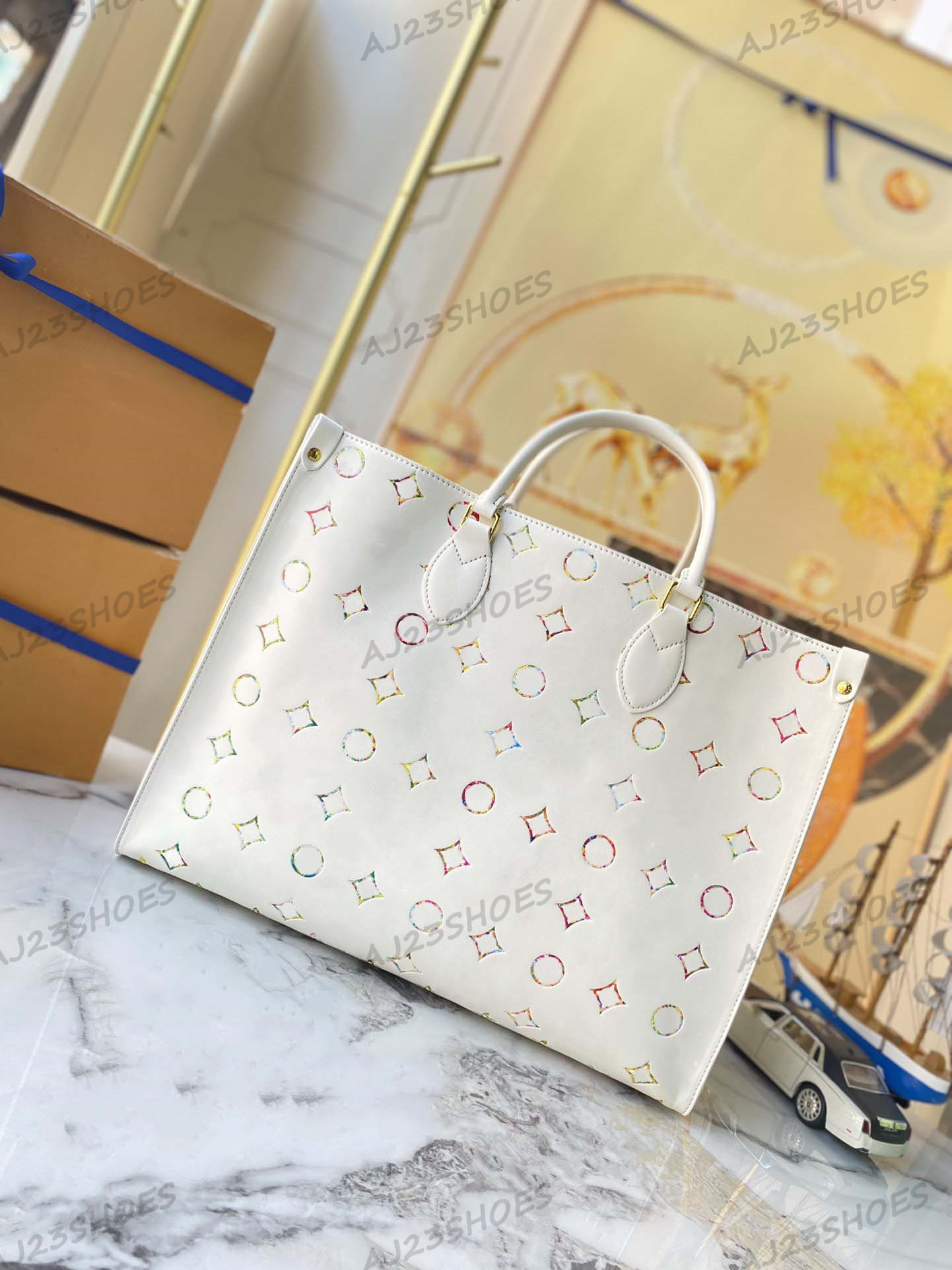 

ONTHEGO GM M46070 Luxury Women totes Colorful monograms Embossedprint designer tote bags on the go Shopping bag, 01