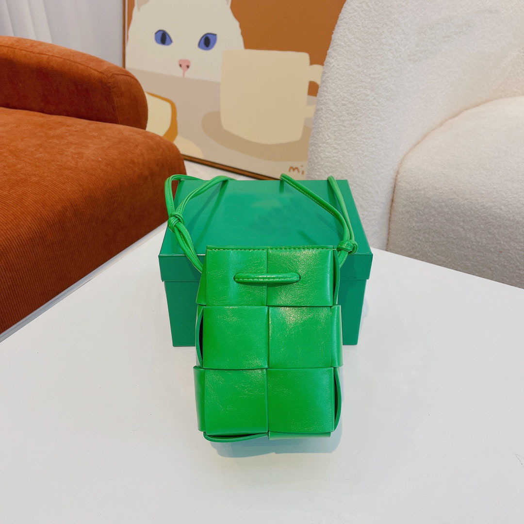 

Designer Luxury Womens Bags Bottegas Handbag Fashion Shoulder dupes nylon Venetas Large Capacity Totes leather crossbody Bag Versatile mini jodie Wallet 3K5Z, Blue