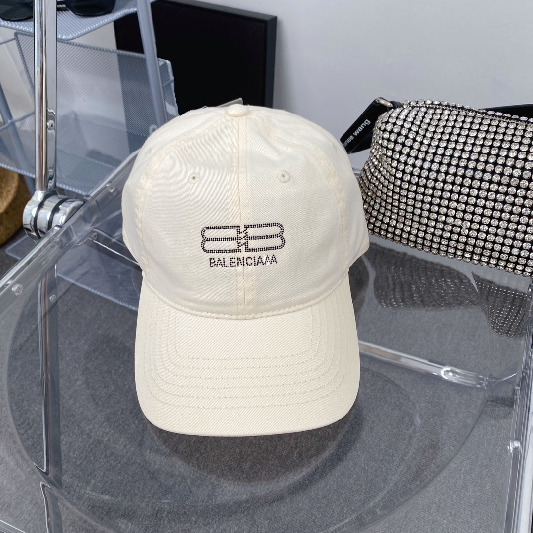 

2023 Ball Caps Fashion Designer Baseball Cap Autumn Winter Inlaid Rhinestone Letters casquette Couple Outdoor Sports Travel Ball Caps, Grey
