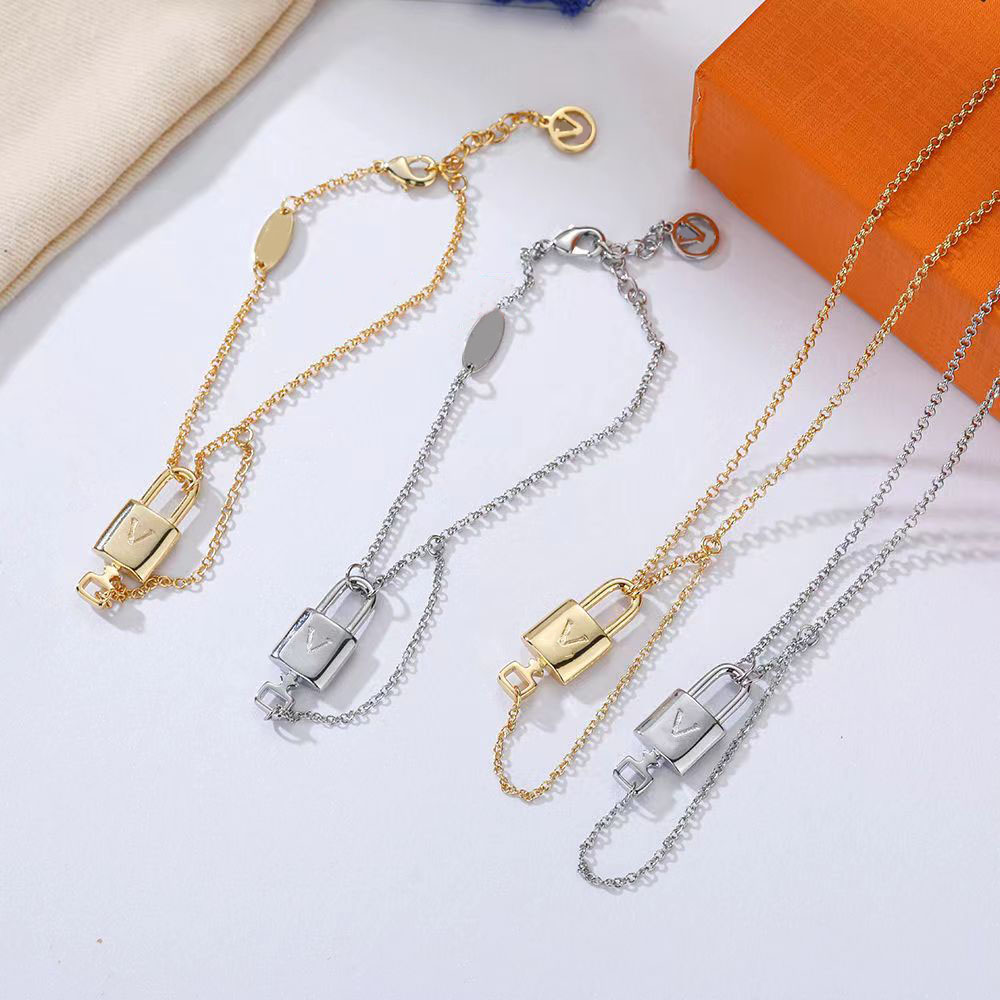 

Lock Pendants Designer Necklaces Bracelets Set For Women Elegant Heart Letter Chain Bracelet Gold Silver Jewelry