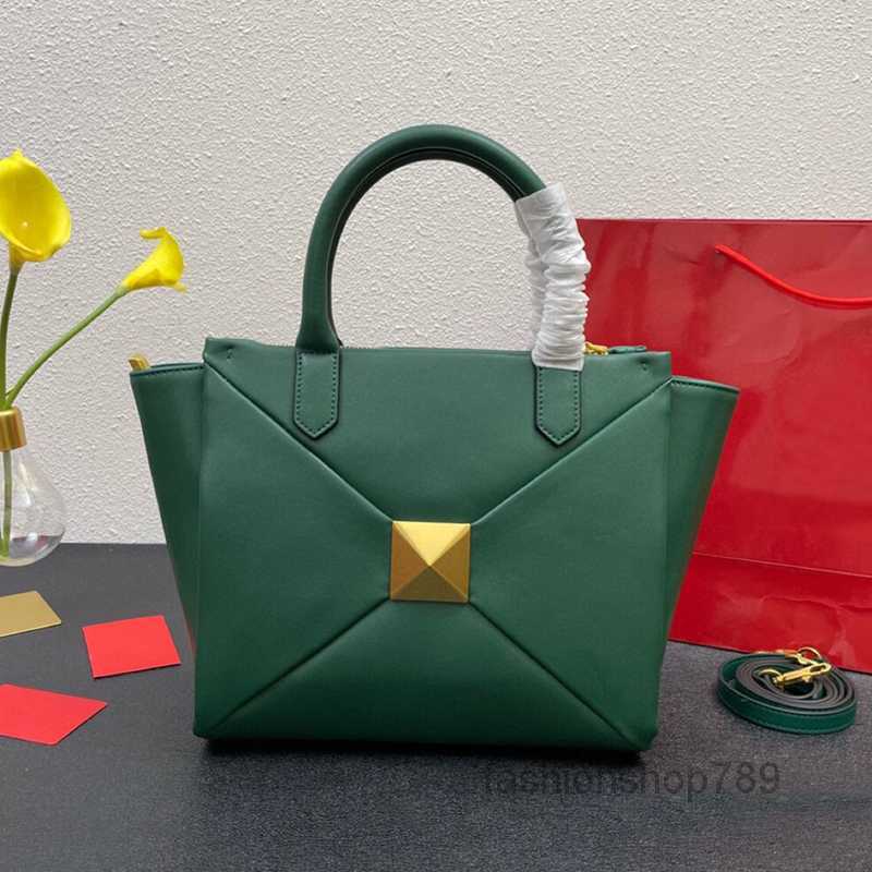 

Evening Bags Square Tote Bag Plain Shopping Handbags Purse Women Genuine Leather Metal Rivet Decorate Shoulder Crossbody Bags Quality, 37x27x13cm