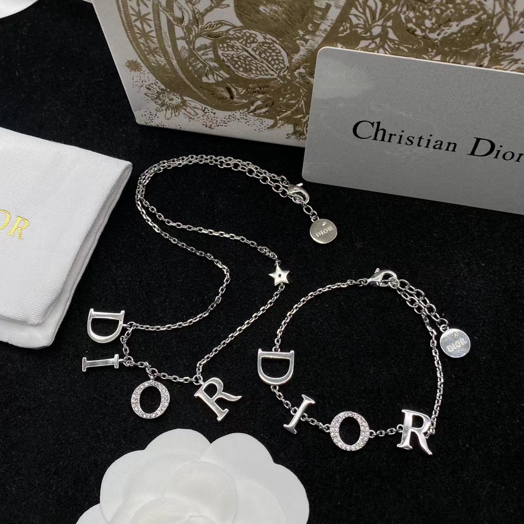 

Dior Classic CD Diamond Pearl Necklace Bracelet Stud Earrings Double Color Band Packaging Gift Box,, White