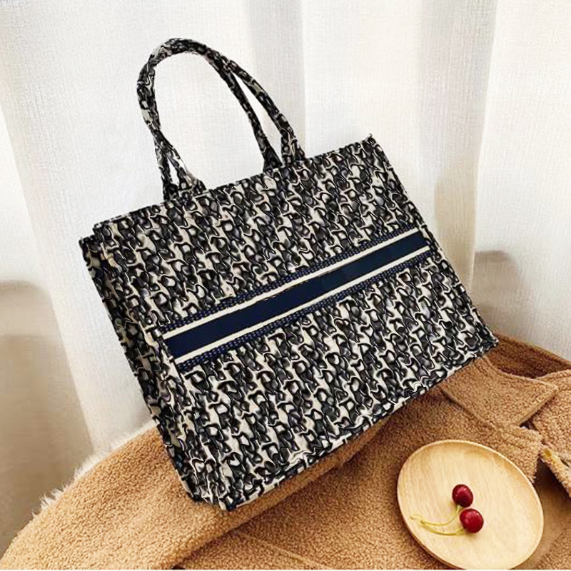 

Luxury designer Embroidered Tote brand Fashion Women's Bags 41cm Tiger Canvas large capacity handbag One shoulder underarm business affairs commuting bag, Dust bag