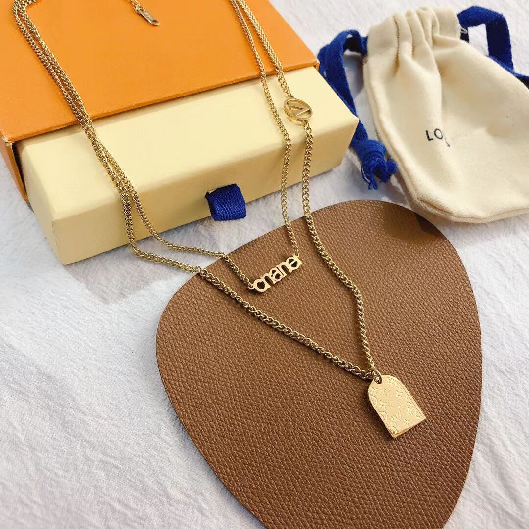 

Womens Luxury Design Necklace 18K Gold Plated Stainless Steel Necklaces Choker Chain Letter Pendant Fashion Girls Wedding Jewelry Accessories
