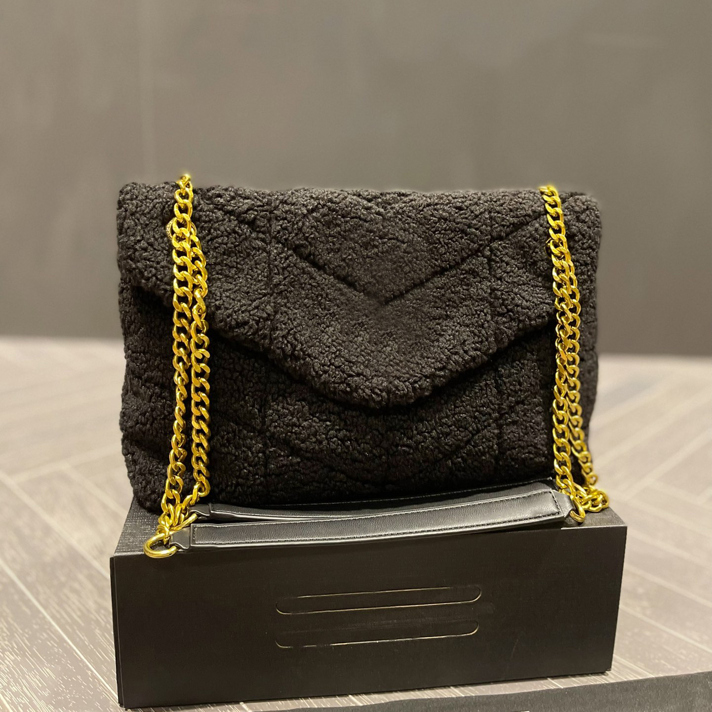 

chain hairy bags crossbody Fashion Shoulder Luxury Designer Brand Letter Bags Handbags Totes Purse Bag Womens Wallet vintage, White with logo 27x17cm