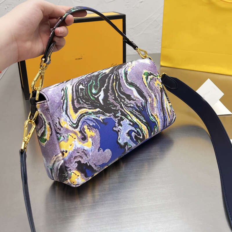 

Luxury saddle crossbody Fendyity Bags For Womens Multicolor Fendace Handbags Designer Sling baguette The Tote Bag Fends purses Woman 7A High Quality Wallet KZT6
