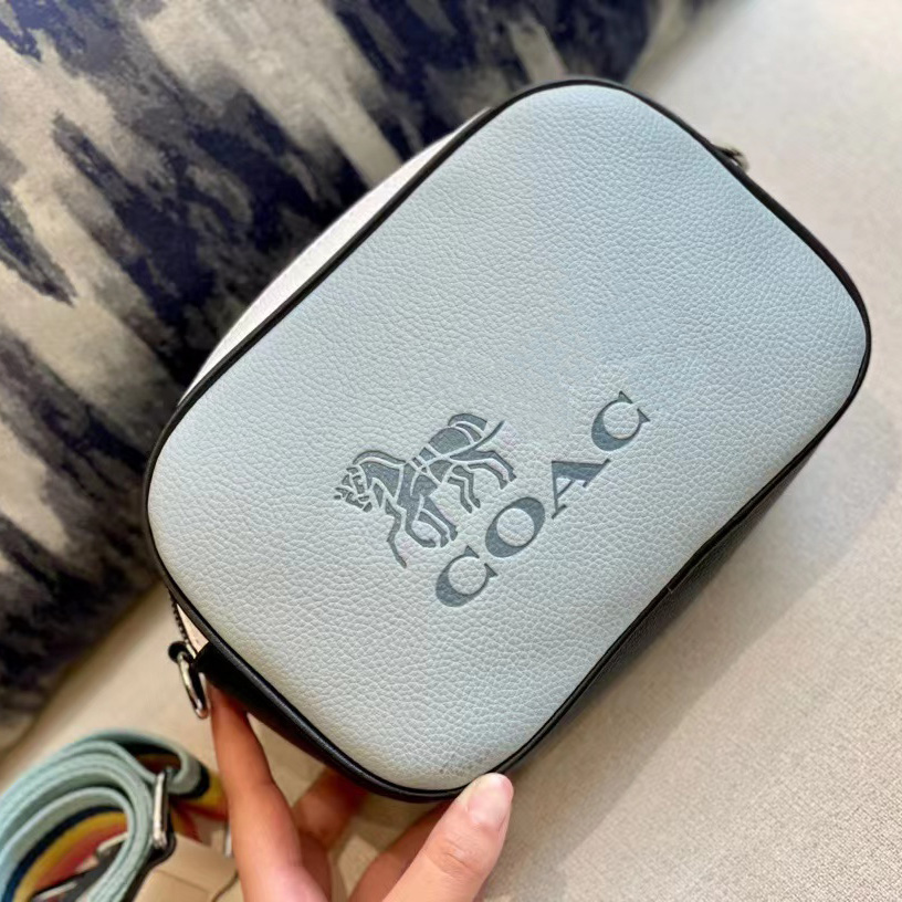 

Designers cross body bag fashion shoulder bag classical letter camera bags Dermal 5A quality good match Multifunctional simplicity very nice gift