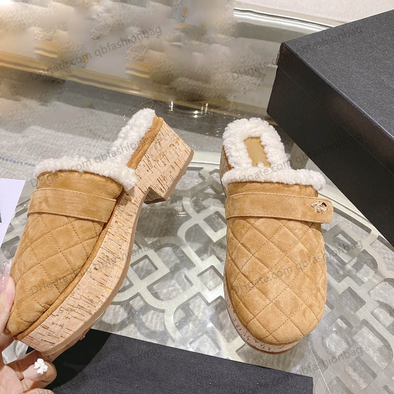 

F/W Womens Slippers Platform Woolen Slippers Wool Quilted Texture Gold-tone Metal Slide Designer Booties Flip Flops Mules Warm Comfy Slip On Indoor Retro Casual Shoes, Black