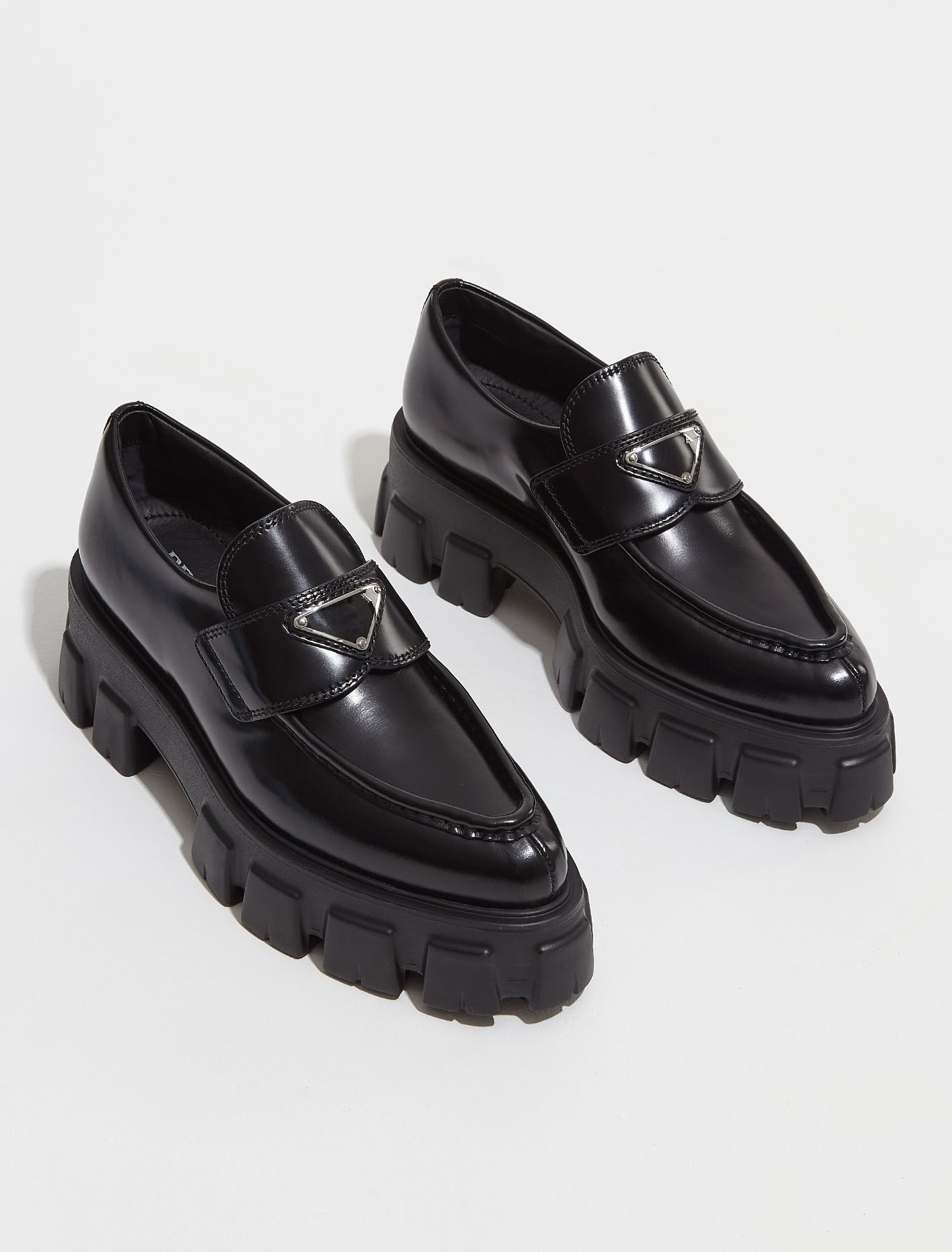 

Women winter loafer casual dress shoes platform increase height Monolith Brushed Leather Loafers Lug Sole Loafer black Calfskin leathers round Toe VS pointy