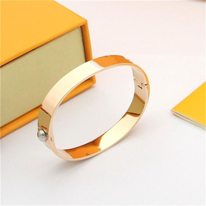 

2022 designer designers Bangles stainless steel sliver buckle bracelet fashion jewelry men and women bracelets world cup mens womens decoration accessories