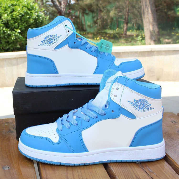 

2022 Basketball Shoes Sneakers Designer Trainers University Blue Custom Mocha Pollen Light Smoke Grey Twist Black White Royal Patent Bred 1S 1, #15