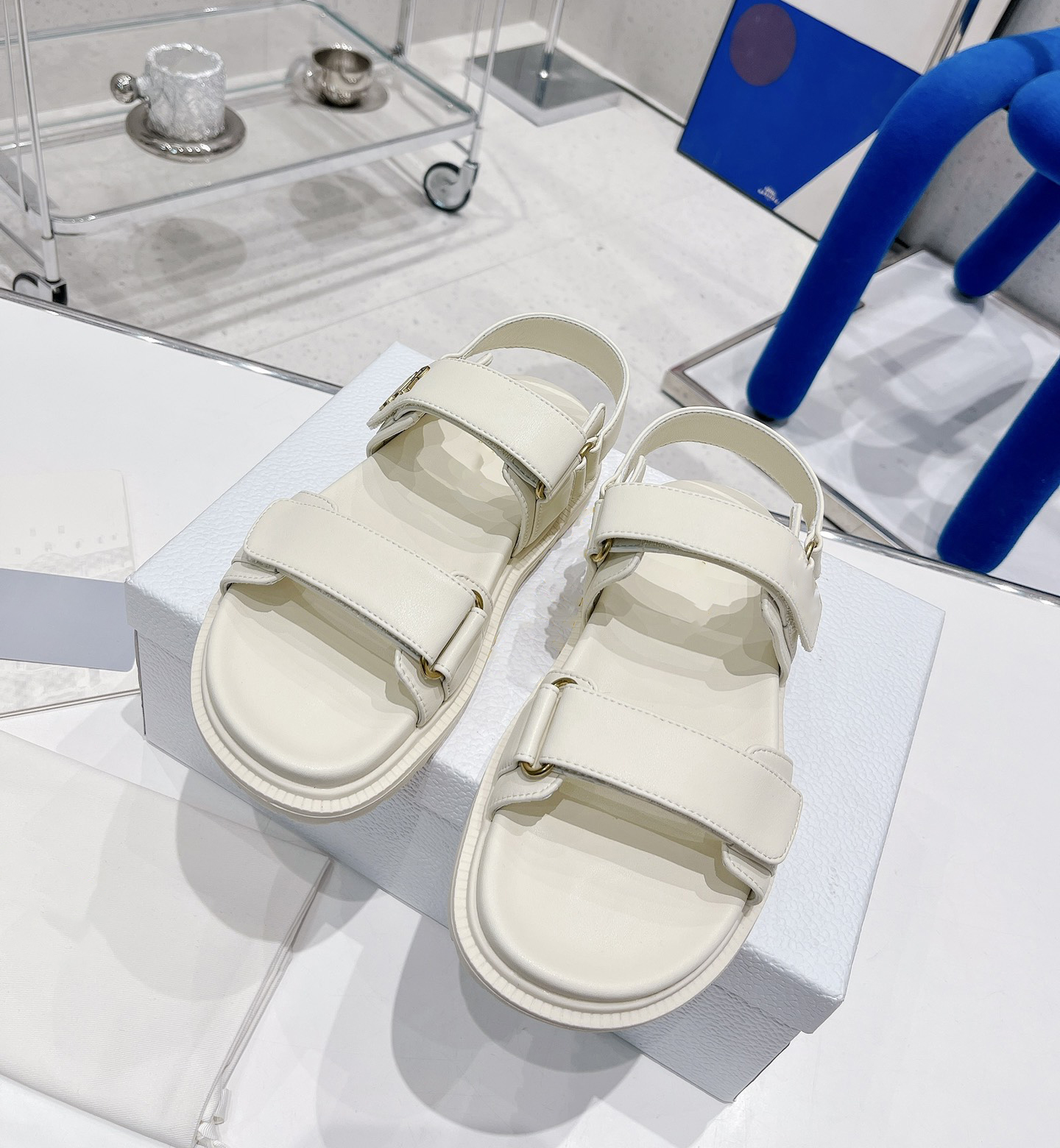 

2022 new designer summer casual neutral style Velcro sandals Euro35-40 US4-9, White