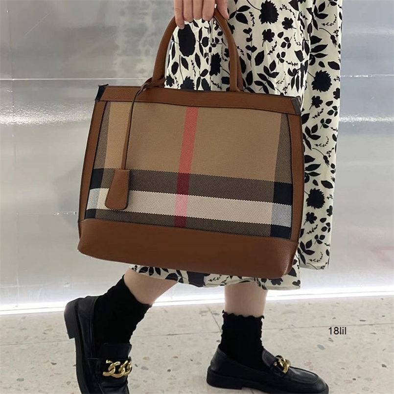 

Designer Luxury Burbrerity Bags For Women High Quality Brown Crossbody Handbags Vintage Burbrery Leather Wallet Paris Plaid The Totes Bag Fashion Purses KBGU, Wine red