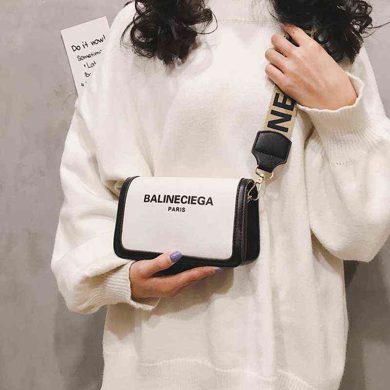 

2022 Fashion Niche Design Small Square Bags Summer Letter Wide Strap Shoulder Messenger Bags Women Purse And Handbags Y220811, Random gift