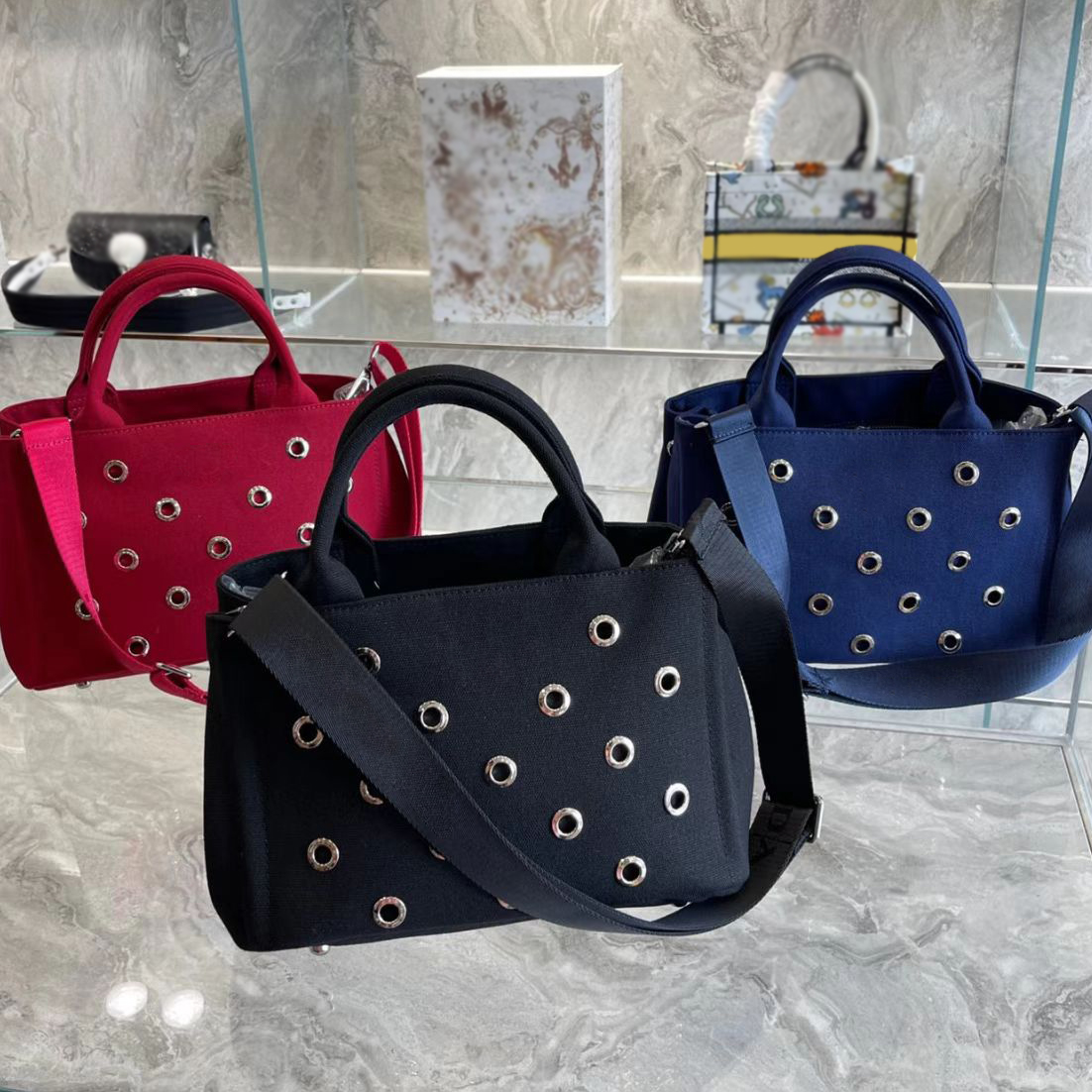 

The latest 22 hollow canvas tote shopping bag symbole series triangle beach bag 3 color optional crossbody high quality luxurys big logo handbag shoulder bags, Customize