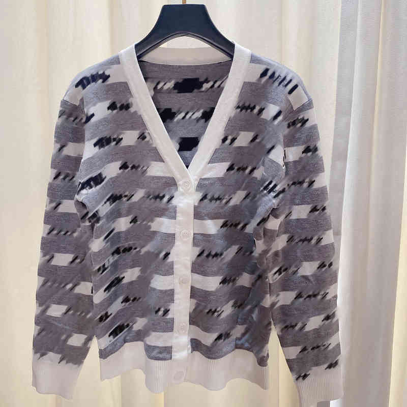 

Designer Womens Stripe Splicing Sweaters MIU Letter Logo Print Sweater V-neck Button Cardigan Knit Jackets Luxury Women Clothing Apparel 0912, Extra shipping