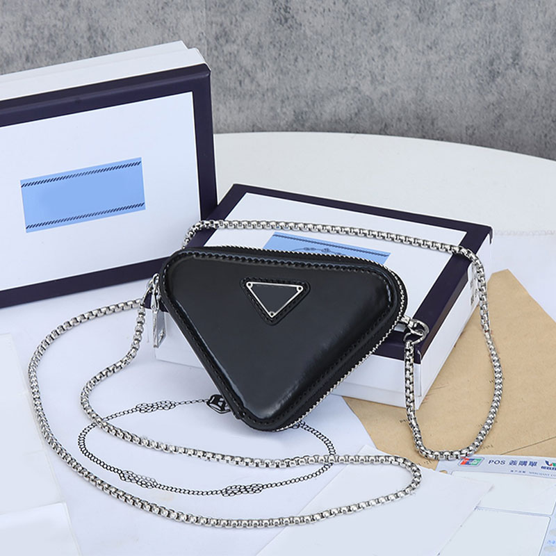 Chain Clutch Wallets Mini Triangles Card Holders High Quality Triangle Package Genuine Leather Purses Zipper Closure Fashion Letters Detachable C