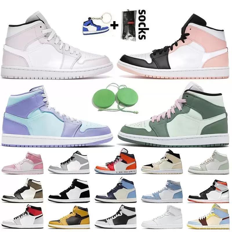 

2022 Jumpman Basketball Shoes 1 1s Sneakers Trainers for Mens Womens TOP Quality 1 high OG University Blue silver royal toe black metallic, 36