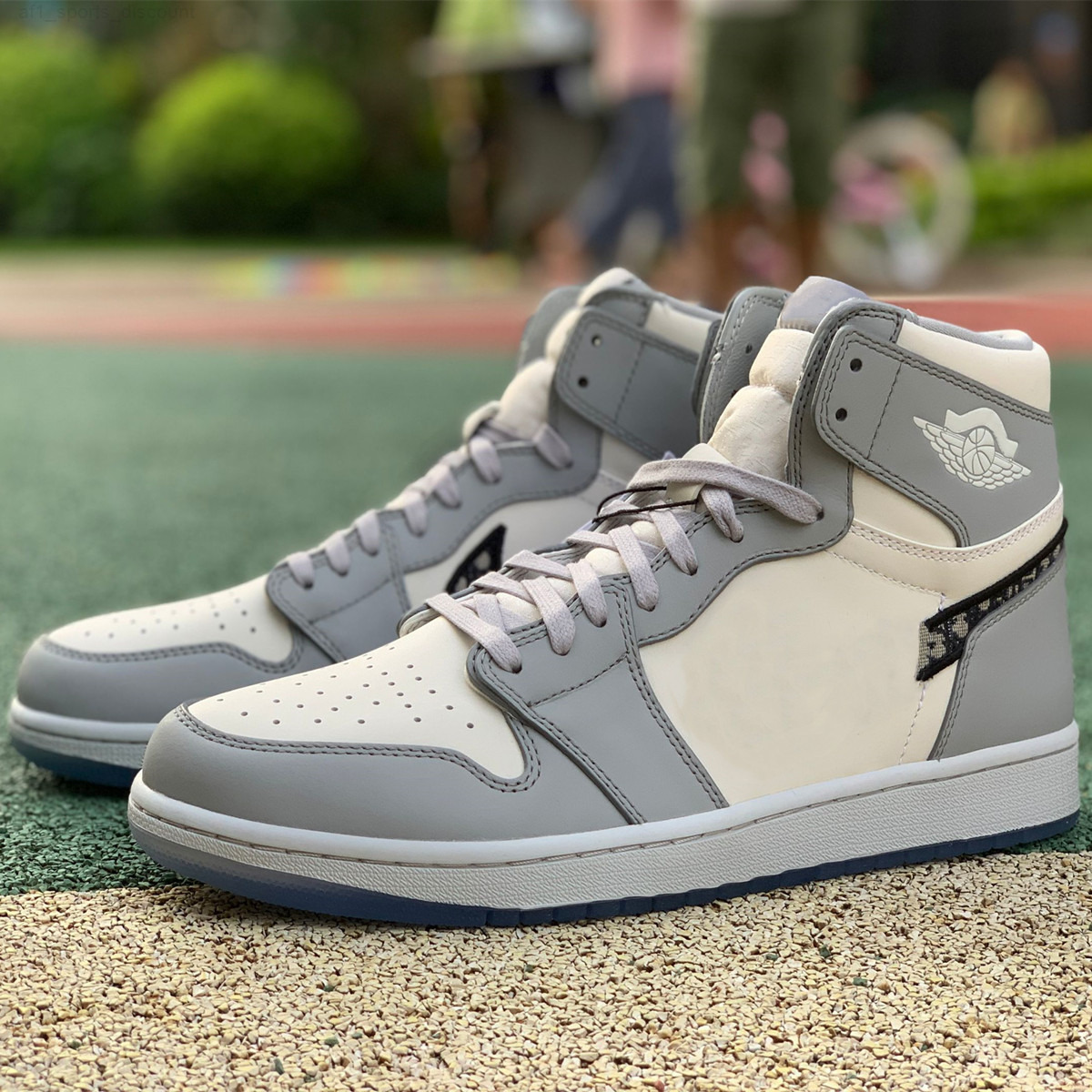 

2021Authentic 1 Low High OG Basketball Shoes Men Wolf Grey Sail Dust White 1S Limited Sneakers Desinger Sports size 36-45, Bubble wrap packaging