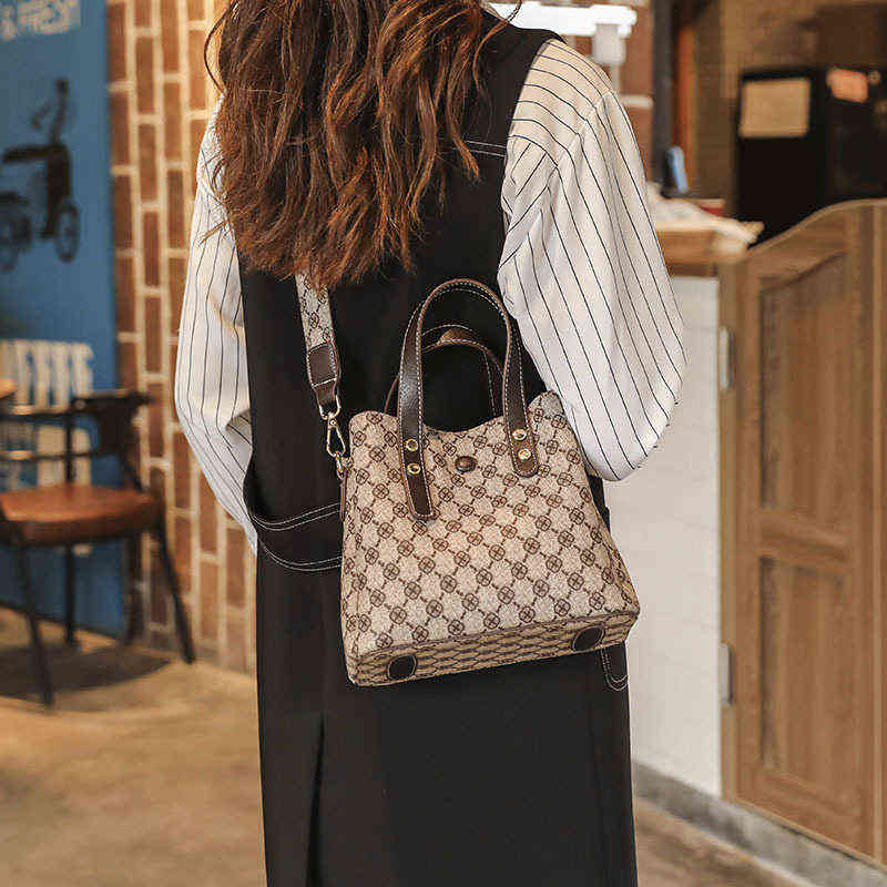 

Handbags Bucket bag women's 2022 summer new printed handbag large capacity broadband single shoulder diagonal span, Gd coffee