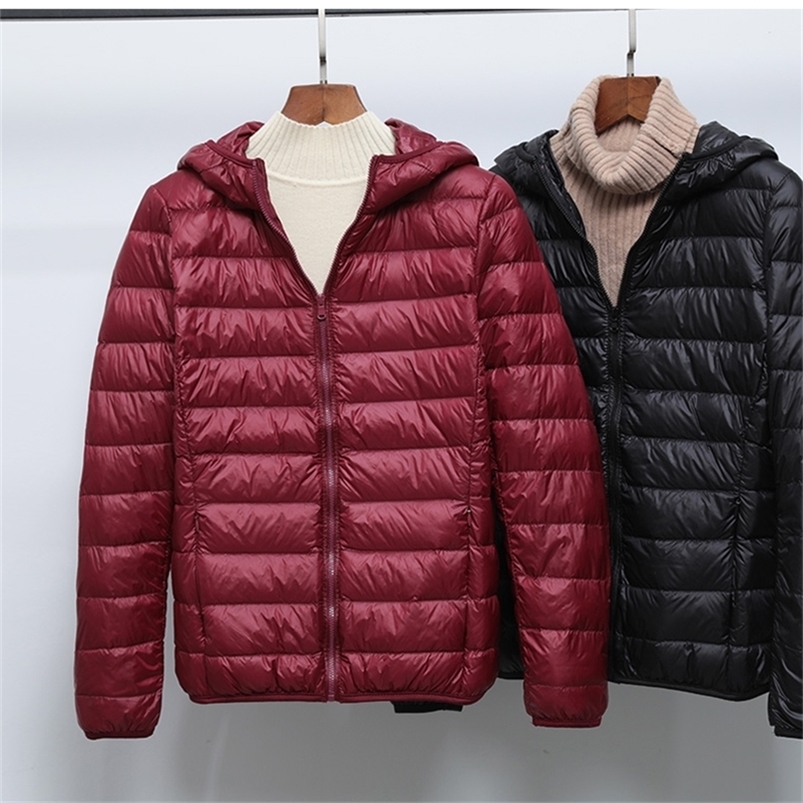 Femmes Ultraléger Mince Doudoune Printemps Automne Blanc Canard Vestes À Capuchon Chaud Manteau D'hiver Parka Femme Portable Outwear 220819